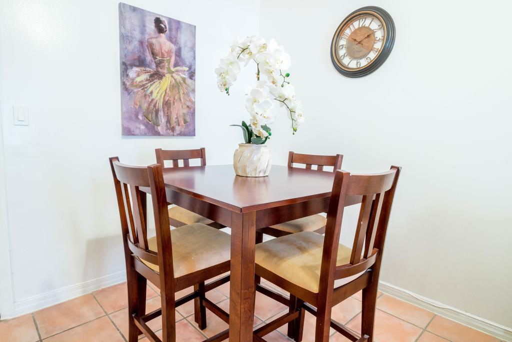 מיאמי ביץ' Ocean Walk Apartments מראה חיצוני תמונה